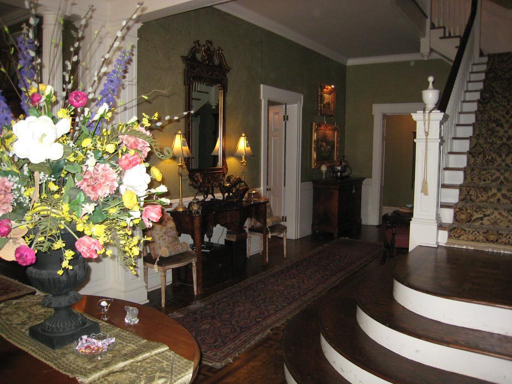 Belle Oaks Inn Gonzales Eksteriør billede